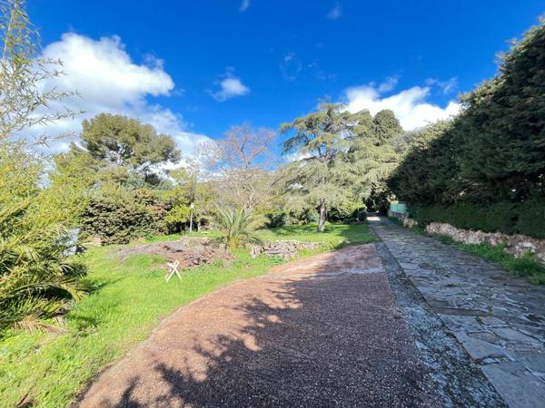 Terrain à vendre    Toulon