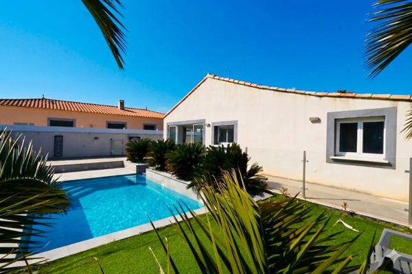 MAUGUIO proche intermarché Villa 149 m² sur terrain de 478m² - Piscine