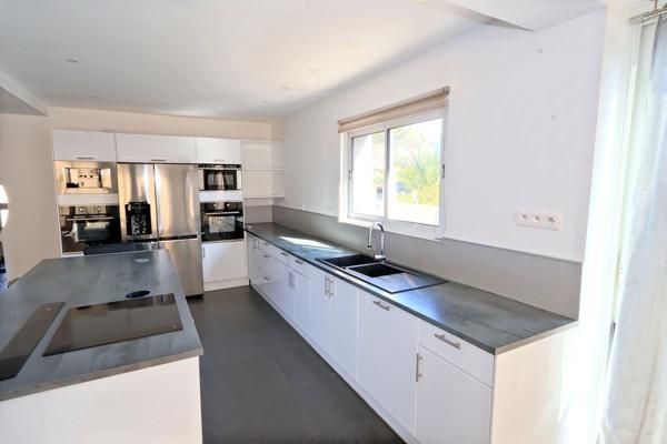 MAUGUIO proche intermarché Villa 149 m² sur terrain de 478m² - Piscine