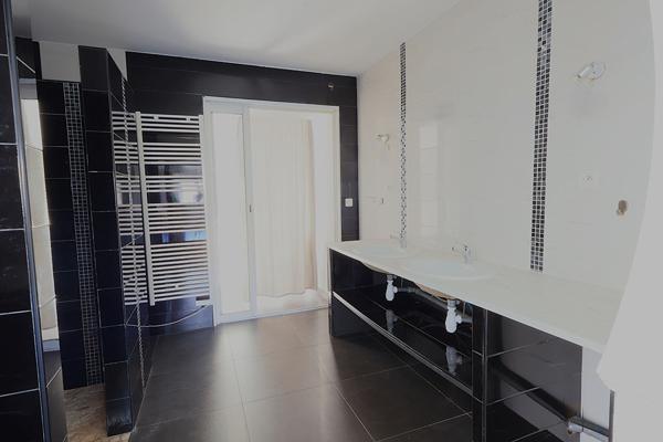 MAUGUIO proche intermarché Villa 149 m² sur terrain de 478m² - Piscine