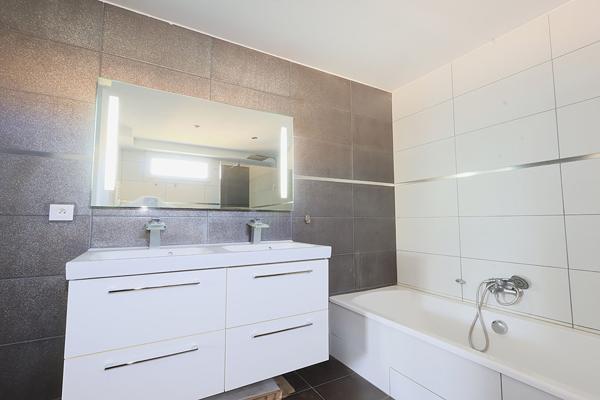 MAUGUIO proche intermarché Villa 149 m² sur terrain de 478m² - Piscine