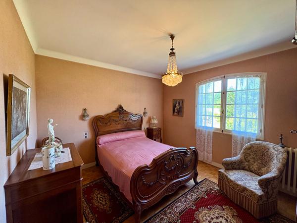 Maison Pineuilh 7 pièces, 180 m2 habitable, 5 chambres, garage,  à pied de la ville et de la gare
