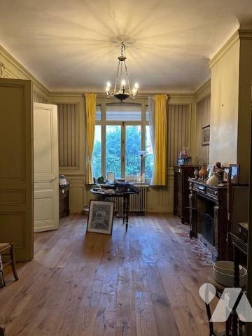 MAISON BOURGEOISE 5CHS-DOUBLE GARAGE