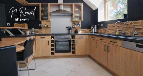Maison 275 m², 6 chambres, 3 sdb, terrain 1002 m²