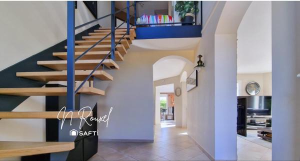 Maison 275 m², 6 chambres, 3 sdb, terrain 1002 m²