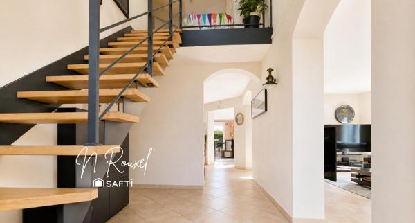 Maison 275 m², 6 chambres, 3 sdb, terrain 1002 m²