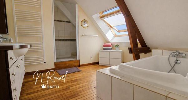 Maison 275 m², 6 chambres, 3 sdb, terrain 1002 m²
