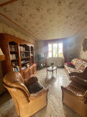 Maison individuelle, 2 chambres, jardin et garage.