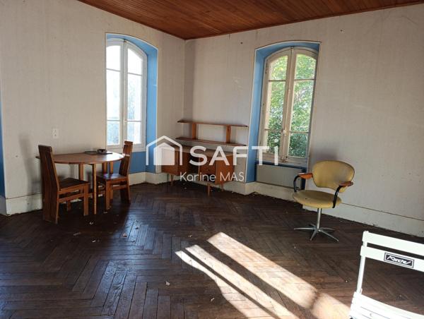 Ensemble immobilier, deux maisons plus divers bâtiments