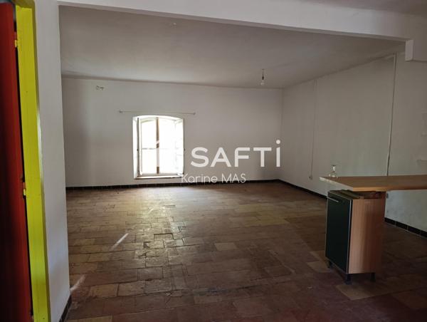 Ensemble immobilier, deux maisons plus divers bâtiments