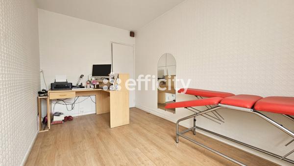 Appartement
         5 pièces
        - 91 m²