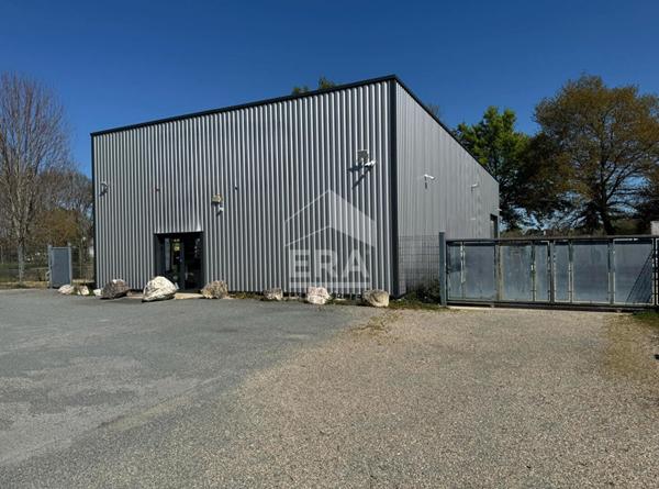 Local commercial 298 m2 + parking