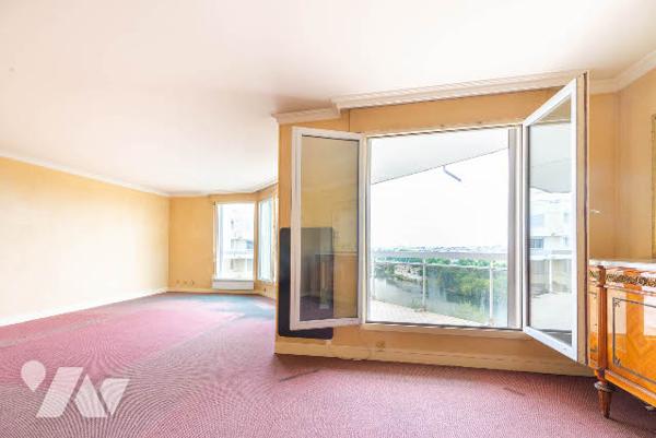 COURBEVOIE - FRONT DE SEINE - FACE ILE DE LA JATTE - APPARTEMENT 4 PIECES AVEC TERRASSE .