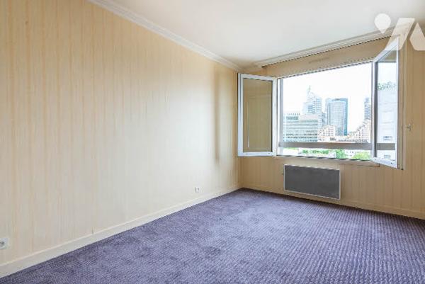 COURBEVOIE - FRONT DE SEINE - FACE ILE DE LA JATTE - APPARTEMENT 4 PIECES AVEC TERRASSE .