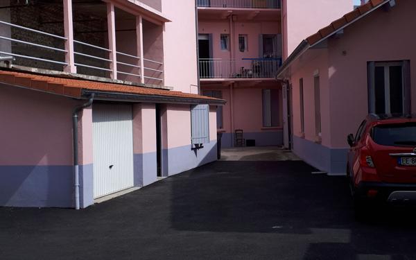 Immeuble à vendre    12 pièces • 250 m2 Tarbes