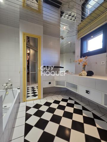 Maison familiale T6 197 m2 avec superbe jardin paysager à Agen-d’Aveyron – Proche Rodez