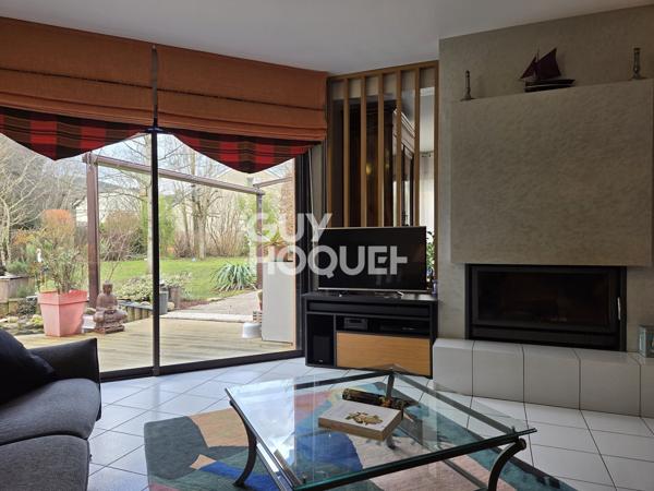 Maison familiale T6 197 m2 avec superbe jardin paysager à Agen-d’Aveyron – Proche Rodez