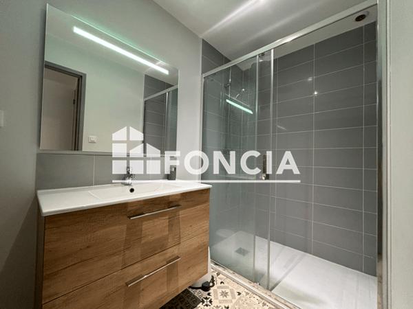 Location Appartement meublé 3 pièces 75.85 m² - 5 PLACE DU CODERC Perigueux 24000
