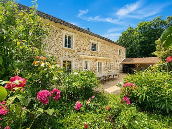 Vente
                Maison290 m² - 11 Pièces -
                    BRUYERES LE CHATEL (91680)