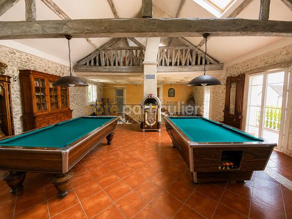 Vente
                Maison290 m² - 11 Pièces -
                    BRUYERES LE CHATEL (91680)