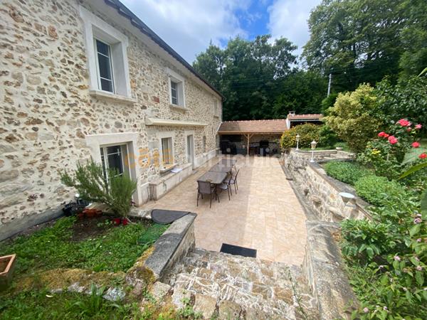 Vente
                Maison290 m² - 11 Pièces -
                    BRUYERES LE CHATEL (91680)