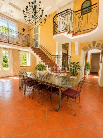 Vente
                Maison290 m² - 11 Pièces -
                    BRUYERES LE CHATEL (91680)