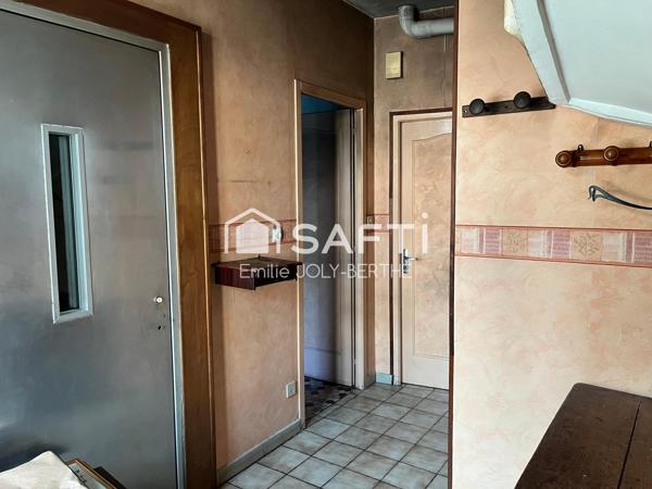 MAISON DE VILLAGE 108 M² - SPECIAL INVESTISSEUR - SECTEUR NEUILLY LE VENDIN / 53250
