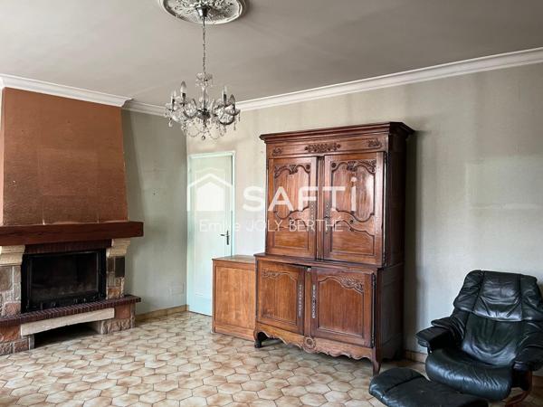 MAISON DE VILLAGE 108 M² - SPECIAL INVESTISSEUR - SECTEUR NEUILLY LE VENDIN / 53250
