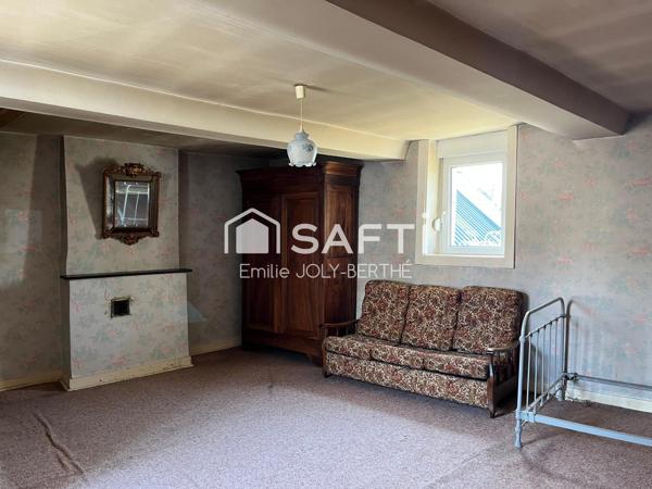MAISON DE VILLAGE 108 M² - SPECIAL INVESTISSEUR - SECTEUR NEUILLY LE VENDIN / 53250