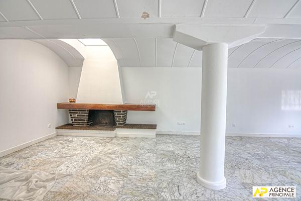 "La Celle Saint-Cloud" Exceptionnelle maison "Le Corbusier" de 5 pîèces de 190m² dans un écrin de verdure ! Loyer 4 650 €/mois **  - Référence  28185