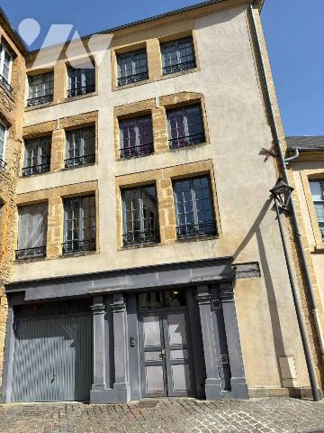 Spécial investisseur, appartement entièrement rénové situé au 1er étage en hyper centre de Seda...