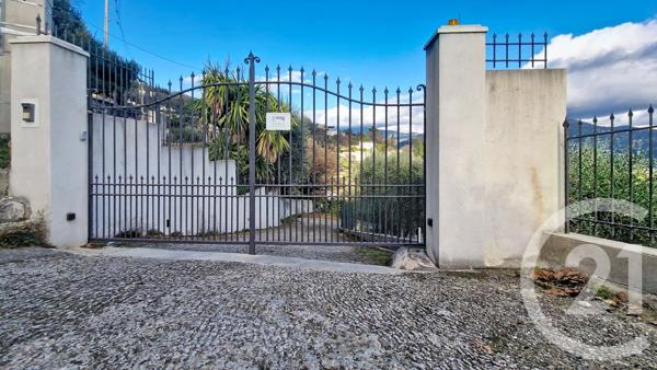 Maison à vendre  6 pièces - 172,76 m2 CARROS - 06