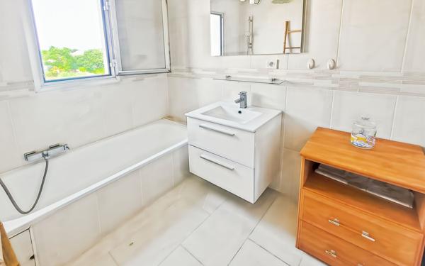 Appartement à vendre    2 pièces •  Antibes