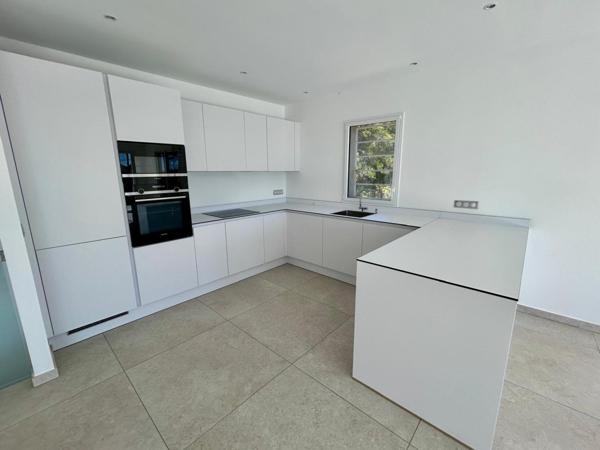 Maison à CAVALAIRE-SUR-MER, 83240 - 6 pièces 168m²
