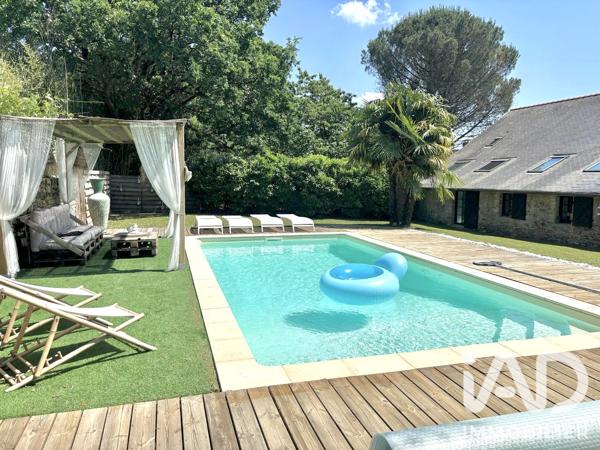 Maison à vendre 10 pièces 256 m² Saint-Étienne-de-Montluc