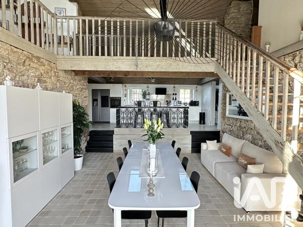 Maison à vendre 10 pièces 256 m² Saint-Étienne-de-Montluc