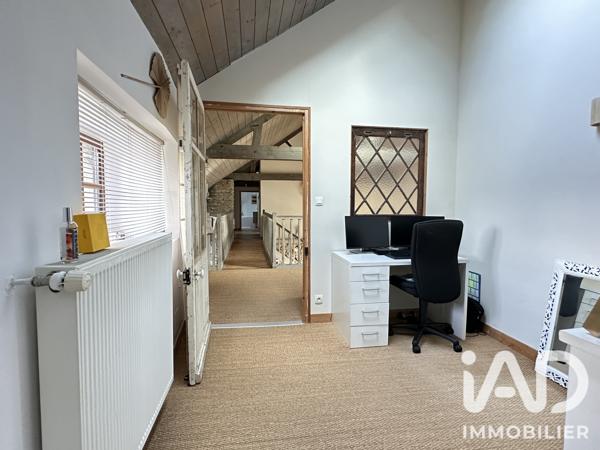 Maison à vendre 10 pièces 256 m² Saint-Étienne-de-Montluc