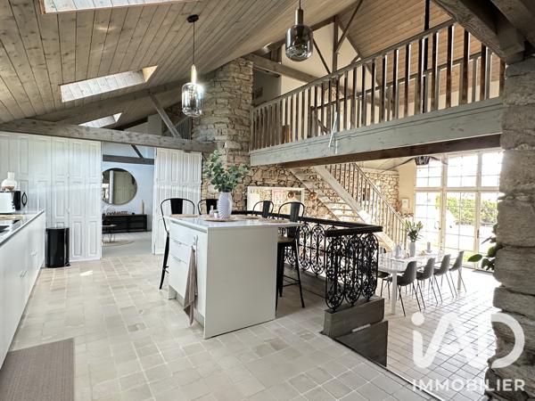 Maison à vendre 10 pièces 256 m² Saint-Étienne-de-Montluc