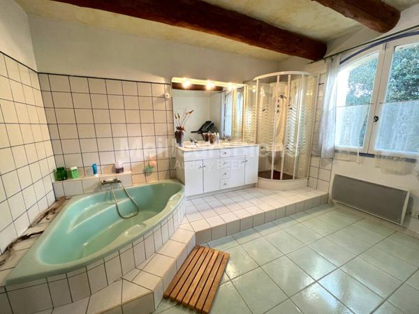 Superbe Villa de 200 m² dans la pinède