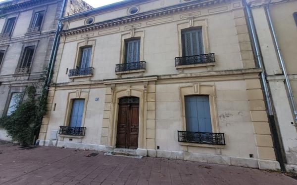 Maison à vendre    7 pièces •  Avignon