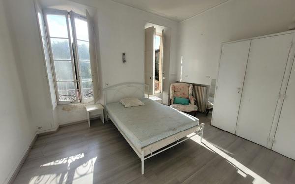 Maison à vendre    7 pièces •  Avignon