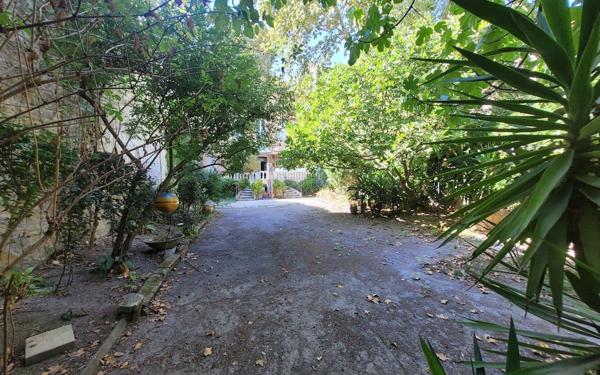 Maison à vendre    7 pièces •  Avignon