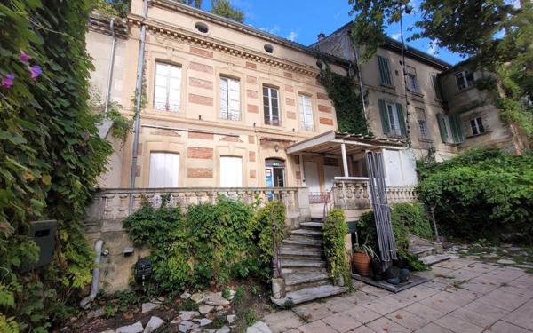 Maison à vendre    7 pièces •  Avignon