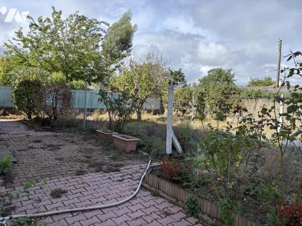 NANTES – BOURDONNIÈRES Nantaise non mitoyenne d'environ 111,50 m² habitables sur terrain de 406 m²