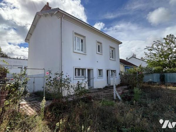 NANTES – BOURDONNIÈRES Nantaise non mitoyenne d'environ 111,50 m² habitables sur terrain de 406 m²