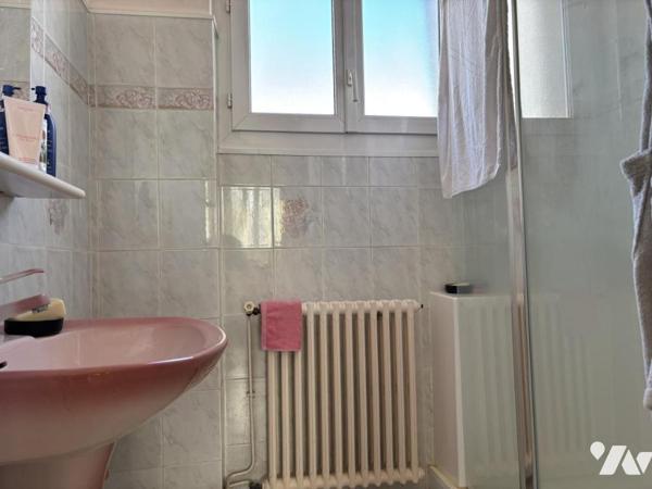 NANTES – BOURDONNIÈRES Nantaise non mitoyenne d'environ 111,50 m² habitables sur terrain de 406 m²