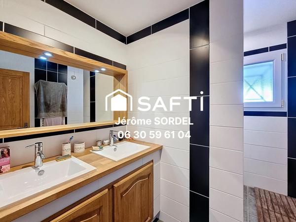 Maison T9 - 5 chambres - Blanquefort - 238m²
