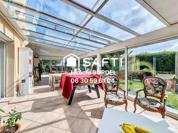 Maison T9 - 5 chambres - Blanquefort - 238m²