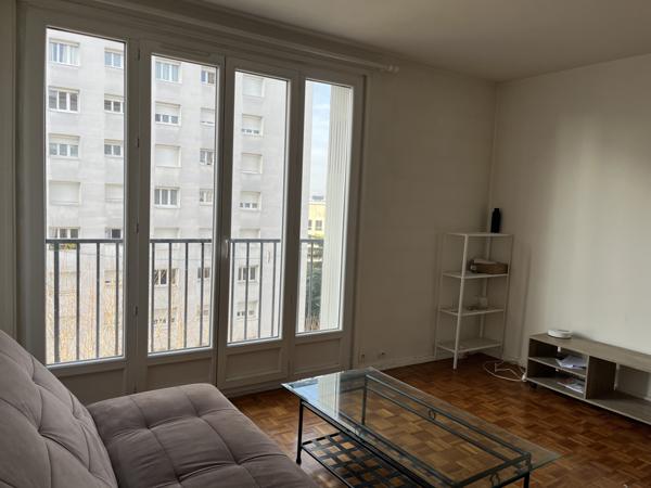 Lyon (69008) LYON 8 - BATAILLE, T3 LUMINEUX AVEC CAVE ET PARKING SECURISE