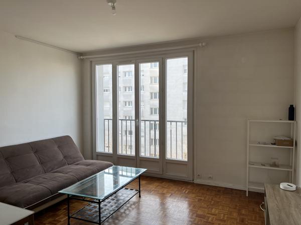 Lyon (69008) LYON 8 - BATAILLE, T3 LUMINEUX AVEC CAVE ET PARKING SECURISE